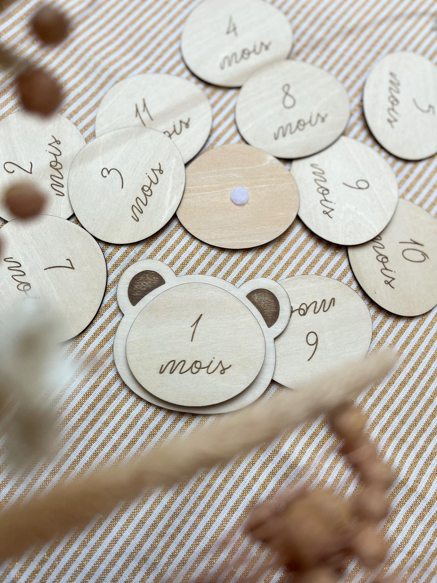 Cartes étapes bébé en bois, tête d'ourson personnalisable (12 mois)