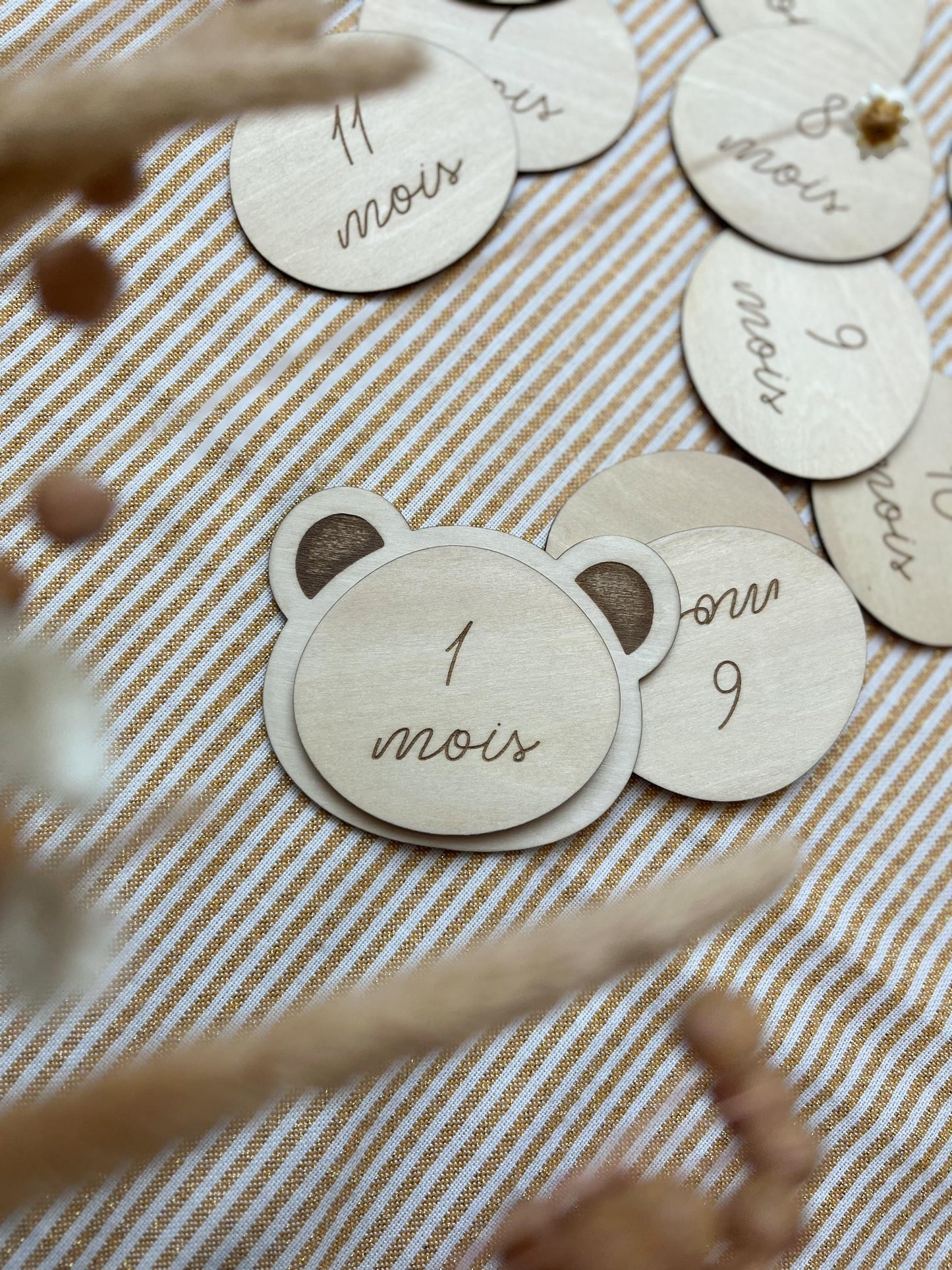 Cartes étapes bébé en bois, tête d'ourson personnalisable (12 mois)