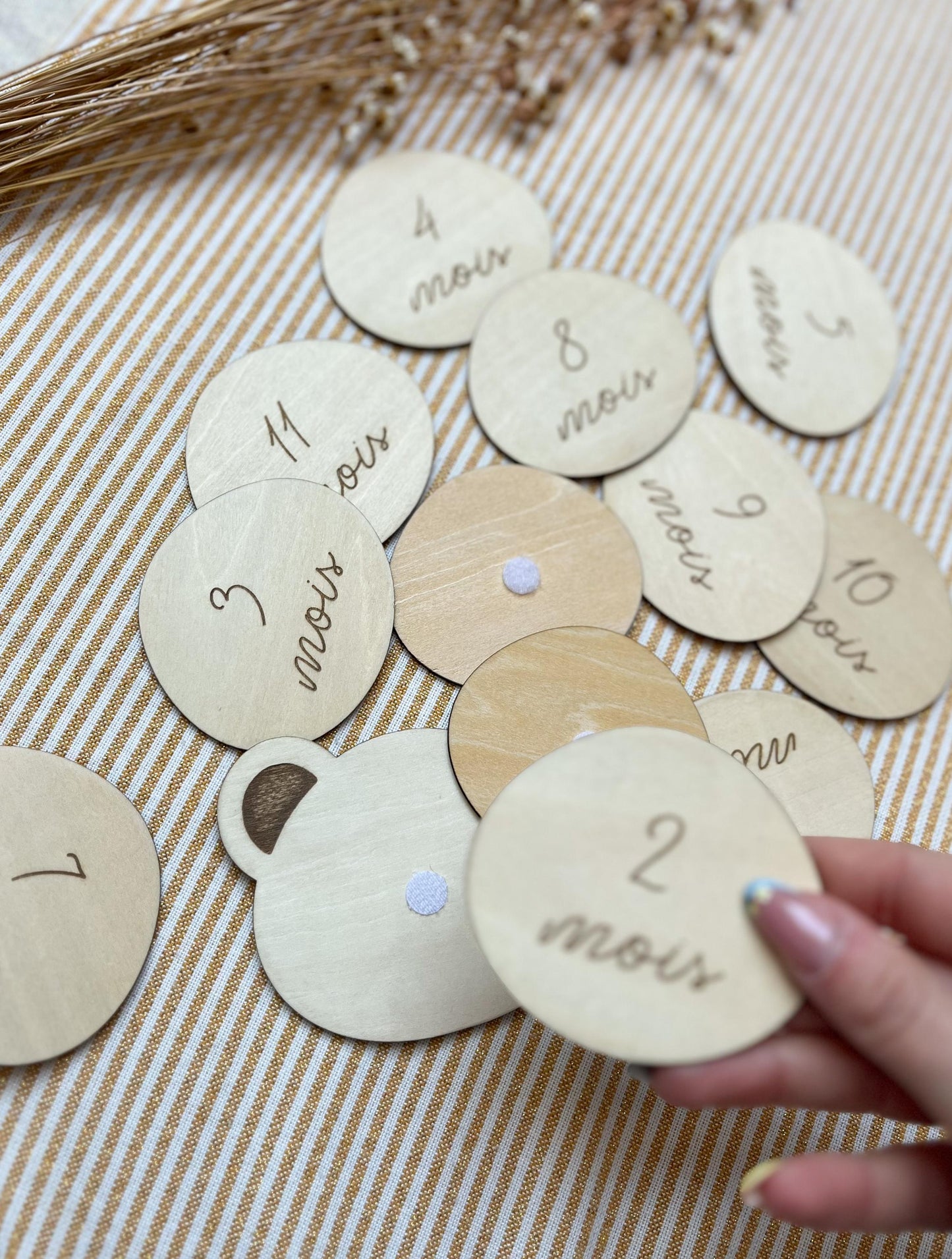 Cartes étapes bébé en bois, tête d'ourson personnalisable (12 mois)
