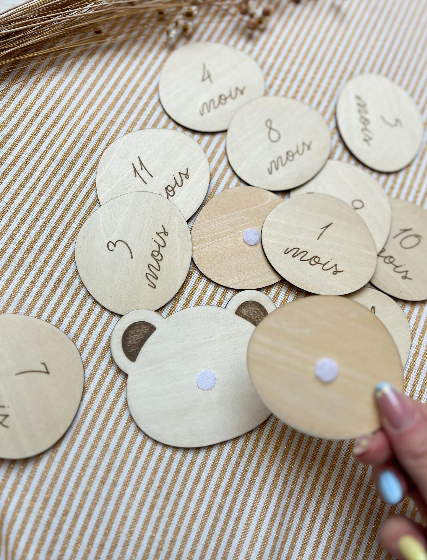 Cartes étapes bébé en bois, tête d'ourson personnalisable (12 mois)