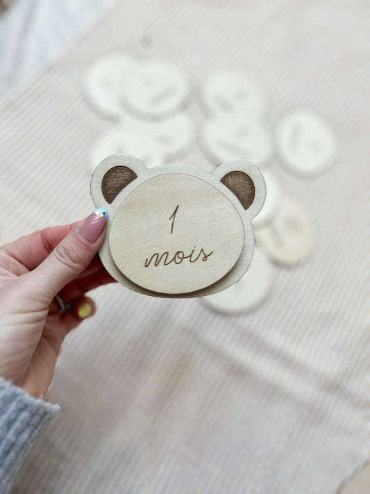 Cartes étapes bébé en bois, tête d'ourson personnalisable (12 mois)